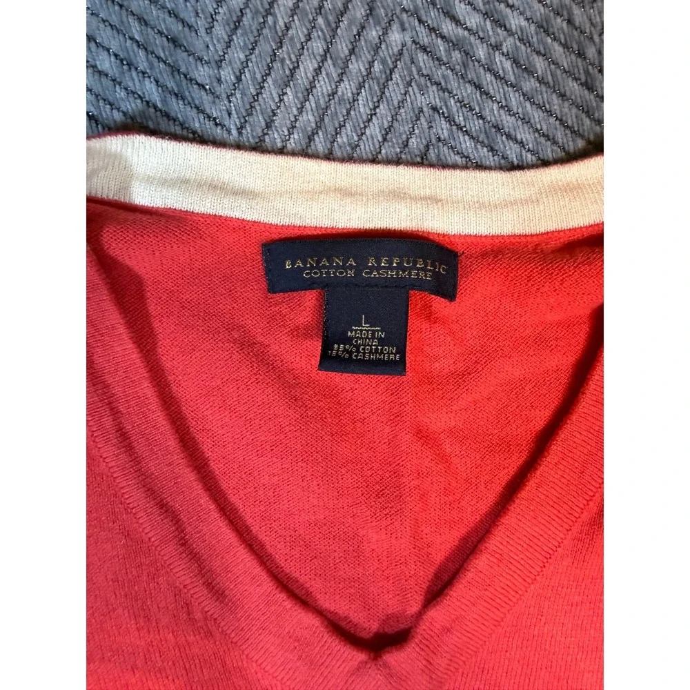 Banana Republic V-Neck Sweater L Red Silk Cotton Cashmere Minimalist Old Money